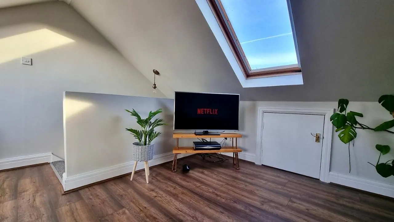 The Loft By Switchback Stays Cardiff Apartment